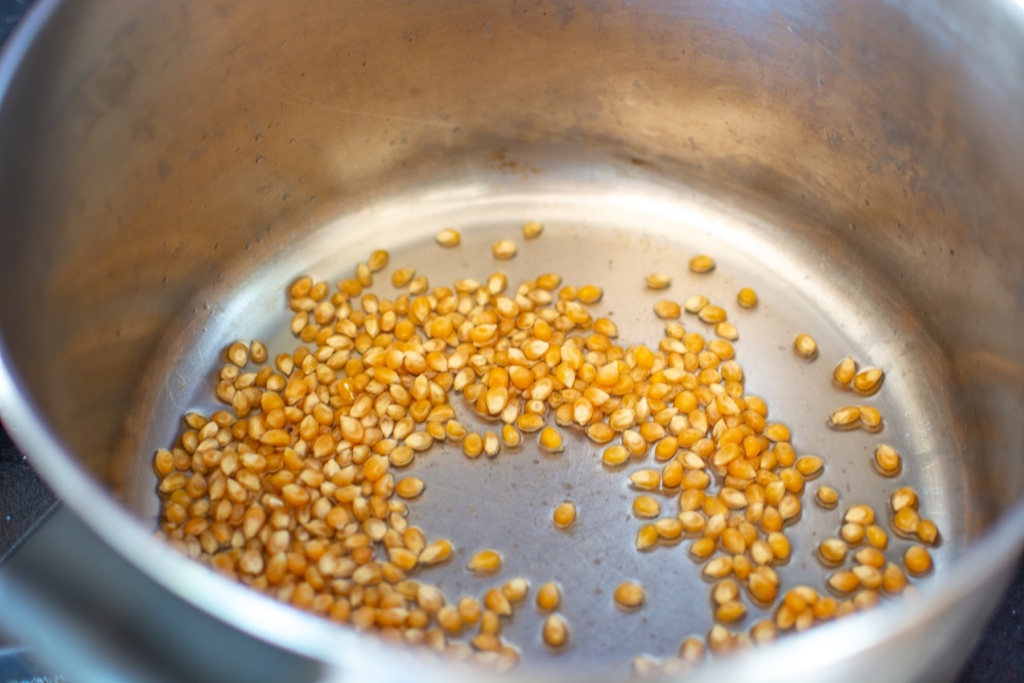 popcorn kernels in a large pot