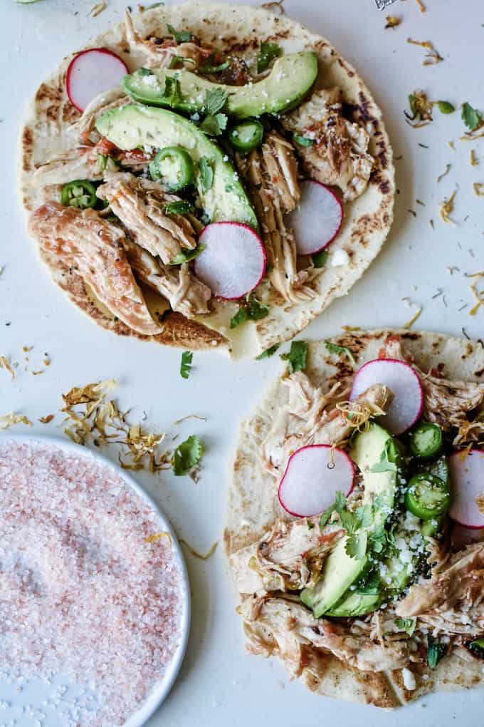 10 Recipes To Try This Week including these incredible Shredded Chicken Tacos! #holajalapeno #10recipestotry #mealplanning #chickentacos #tacos