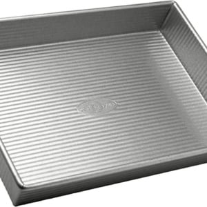 metal baking dish